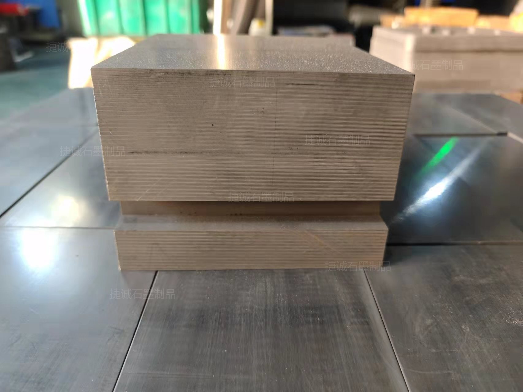 多層鋁箔覆鎳抗氧化石墨塊，軟連接石墨塊，焊接成型石墨電極，軟連接石墨電極，銅排軟連接電極塊，軟連接石墨塊生產廠家