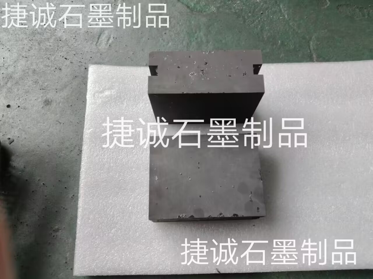 鋁箔軟連接石墨電極，耐用銅箔軟連接石墨電極，銅箔覆鎳焊接石墨塊，軟連接石墨塊，新能源電池連接片焊接模具，銅軟連接焊機石墨電極塊